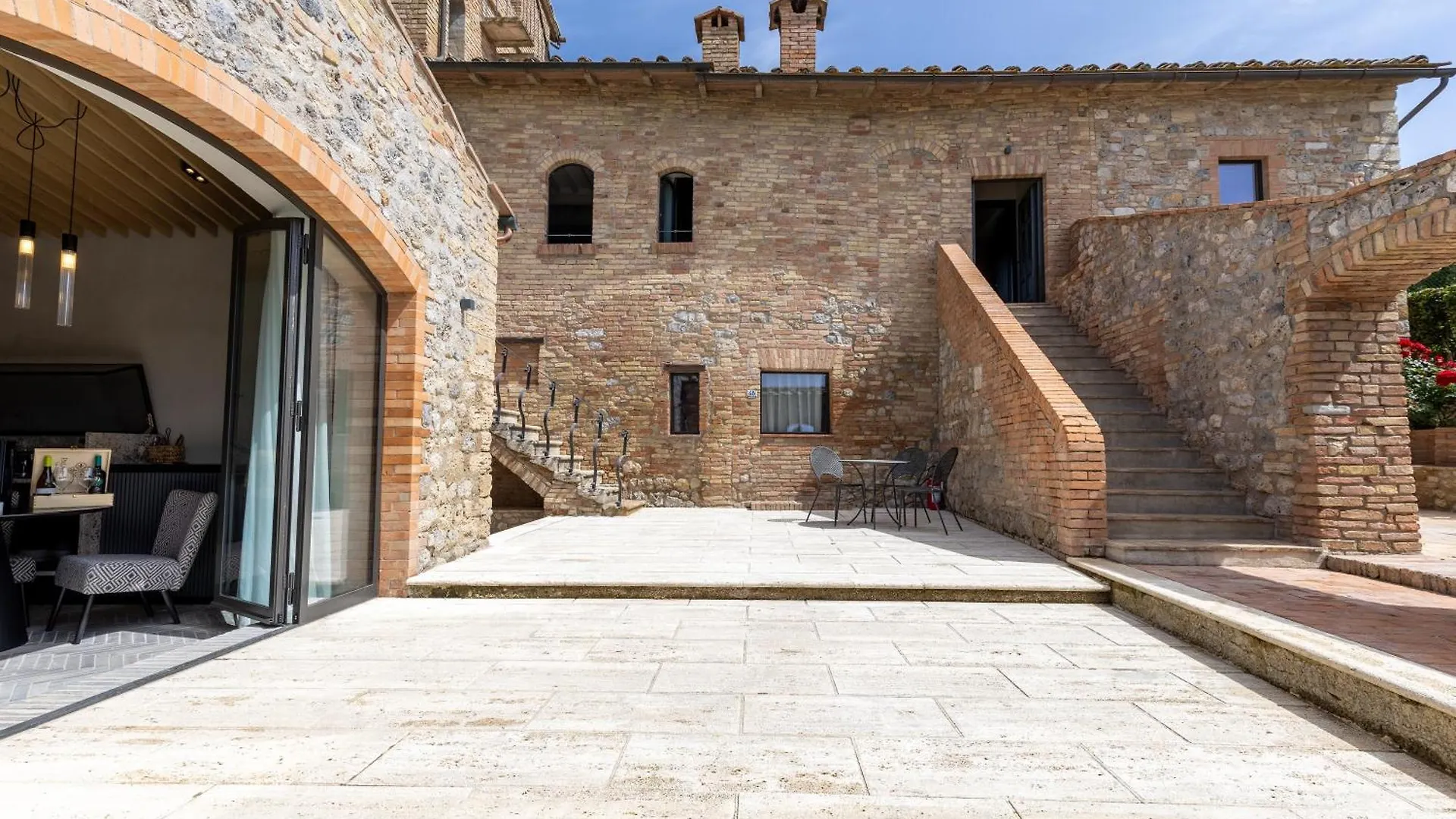 Suite Mezzatorre San Gimignano 0*,  Italy